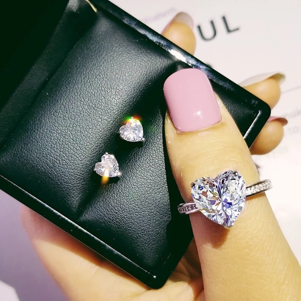 Giant heart diamond ring and earrings set !